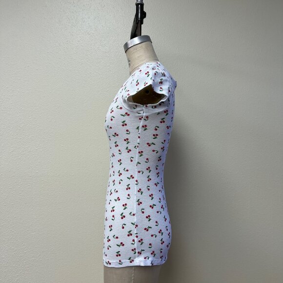 NWT Vintage 2000s Y2K Lightweight Waffle Lace Trim Cherry Print Long Top XL - Picture 3 of 4